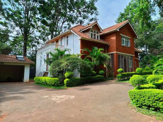 5 Bed House with En Suite in Rosslyn image 1