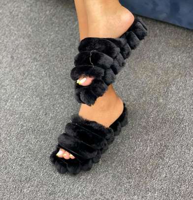 Fluffy fashion slippers image 1
