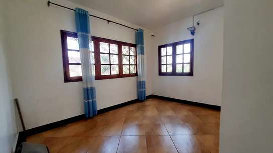 4 Bed House with En Suite in Shanzu image 10