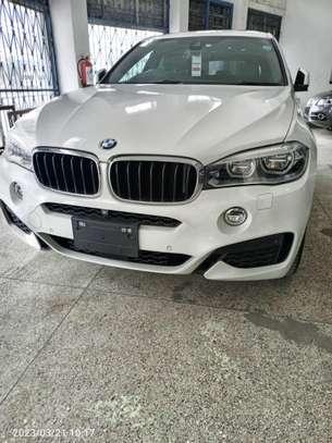 BMW X6 pearl white image 10