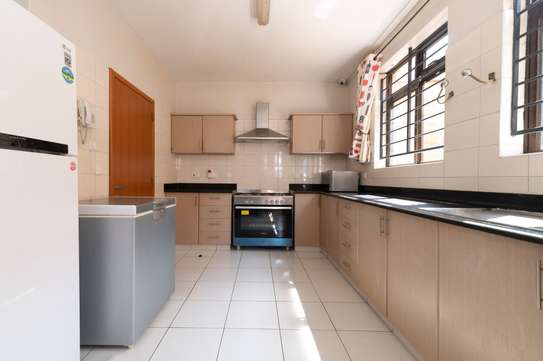 5 Bed House in Lavington image 28