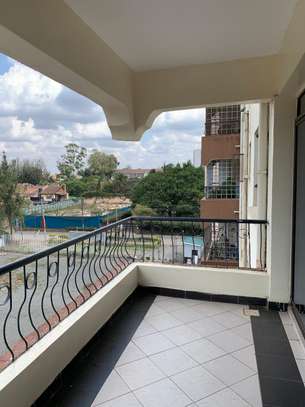 4 bedroom apartment all ensuite with Dsq image 3