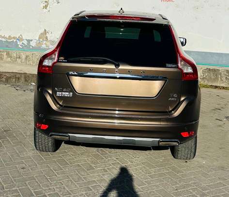 VOLVO XC60 image 9