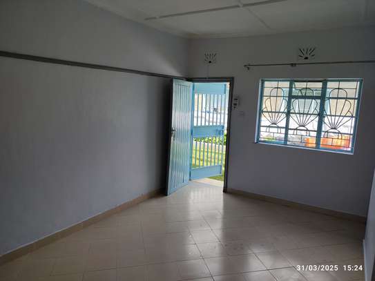 STUDIO APARTMENT TO LET image 2