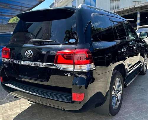 TOYOTA LAND CRUISER PRADO V8 2016 MODEL. image 5