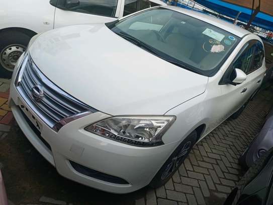 Nissan Syphy pearl white image 1