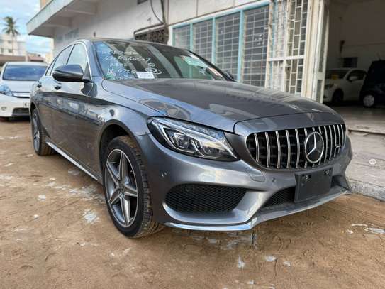 Mercedes Benz C200. Sunroof. image 2