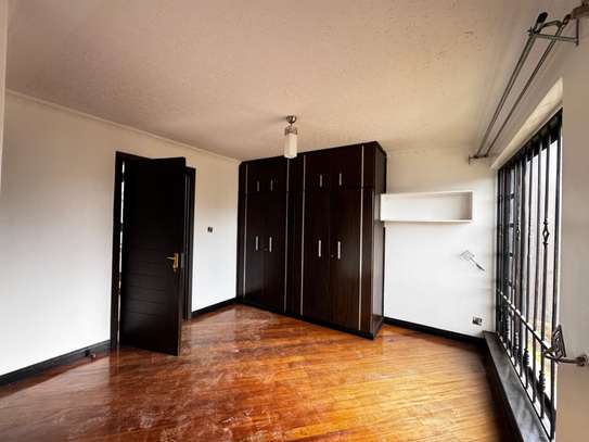 5 Bed House with En Suite in Runda image 6