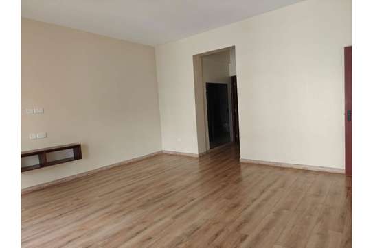 3 Bed Apartment with En Suite in Parklands image 20