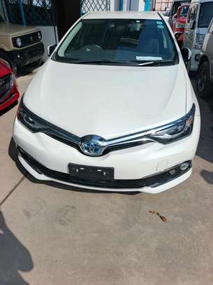 Toyota Auris hybrid image 10