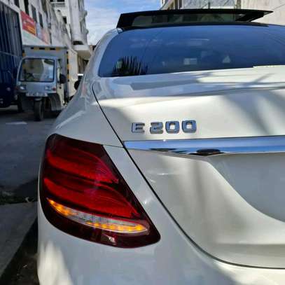 Mercedes Benz E200 Sunroof 2018 image 9