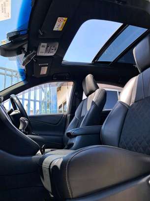 Toyota Harrier Premium Grade white 2018 Sunroof image 8