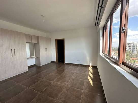 3 Bed Apartment with En Suite at Rhapta Rd image 7