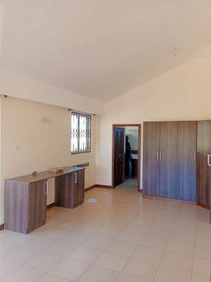 4 Bed House with En Suite at Nyali image 15