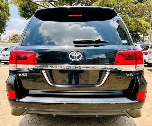 2016 Toyota land cruiser ZX V8 PETROL image 12