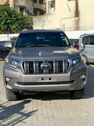 Toyota Land cruiser VXL image 9