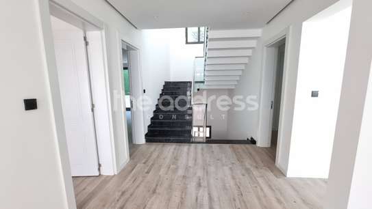5 Bed Villa with En Suite in Lavington image 8