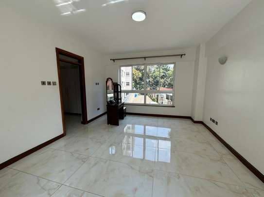 4 Bed Apartment with En Suite in Riverside image 9