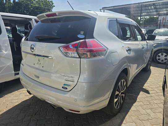 X-TRAIL image 8