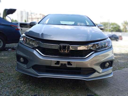 Honda Grace Silver 2017 hybrid image 1