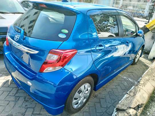 Toyota Vitz blue 🔵 image 3