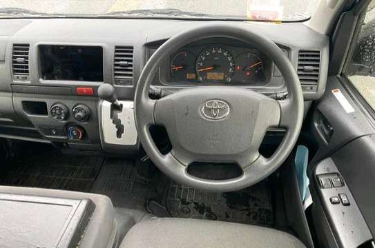 TOYOTA HIECE AUTO DIESEL NEW IMPORT. image 2