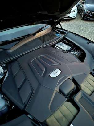 Porsche Cayenne Luxury SUV Black Excellent Condition image 8