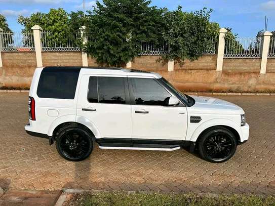 2016 Land Rover discovery 4 HSE  in Nairobi image 11
