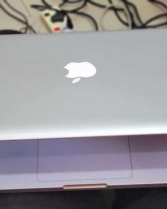 Macbook Pro 2011/2012 laptop image 3