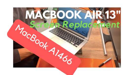 Macbook Air 13" (A1466) 2013 - 2017 LCD Screen Replacement image 1