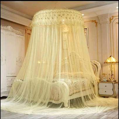 Round mosquito nets image 3