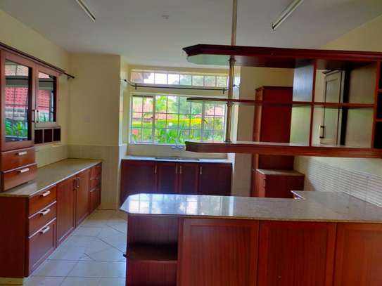 5 bedroom house for rent in Rosslyn image 7