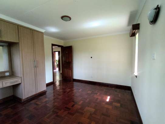 5 Bed Townhouse with En Suite in Runda image 17