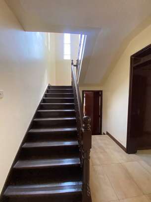 5 Bed Apartment with En Suite in Riverside image 36