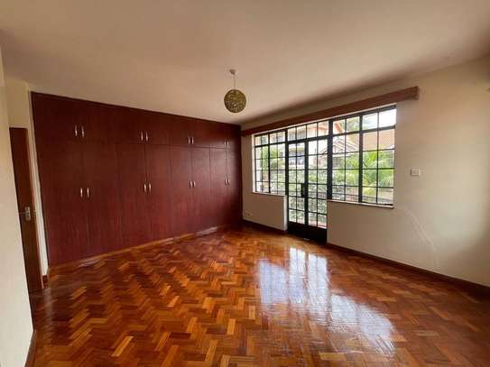 3 Bed Apartment with En Suite in Lavington image 13