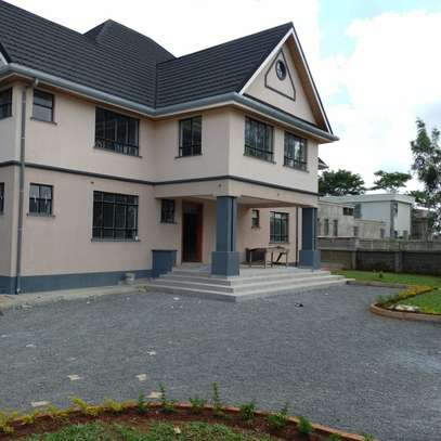 5 Bed House with En Suite at Garden Estate image 1