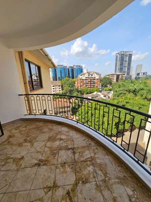 3 Bed Apartment with En Suite at Riverside image 12