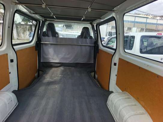 Toyota Hiace automatic diesel image 3