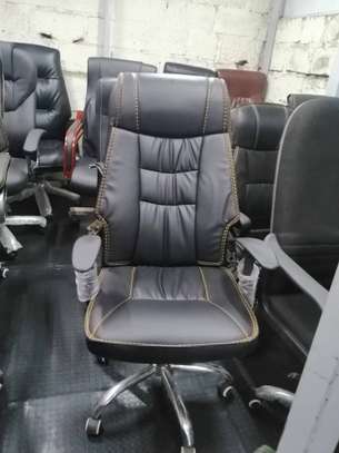 Executive high back office chair image 8