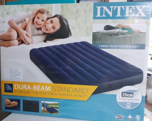 Intex inflatable mattress with pump image 1