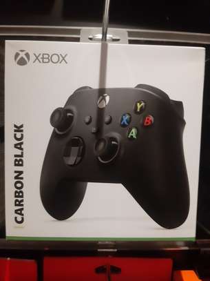 Xbox one x controllers image 2