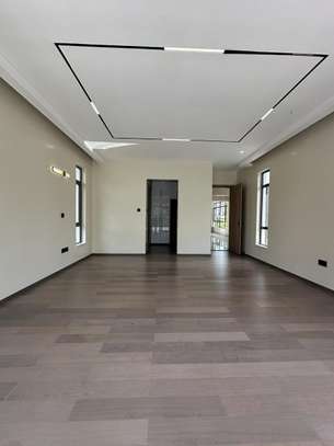 5 Bed House with En Suite at Convent Drive image 12