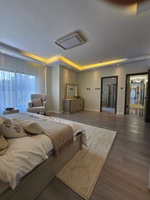 3 Bed Apartment with En Suite in Parklands image 10