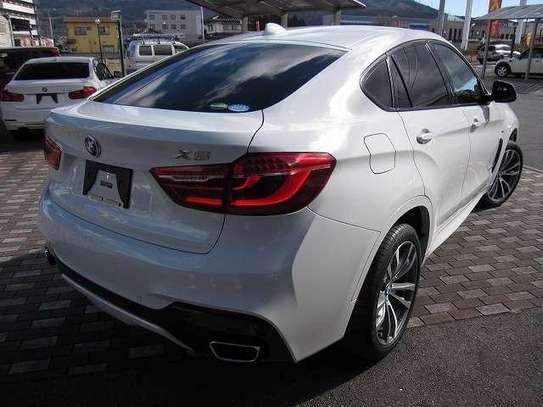 BMW X6 image 8