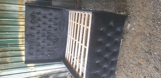 Tufted bed image 1