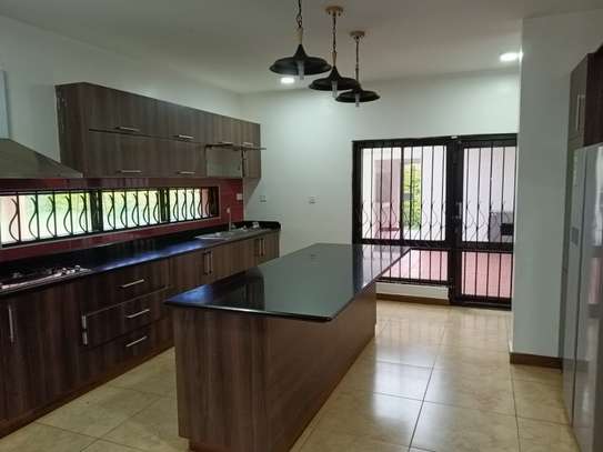 4 Bed Townhouse with En Suite at Runda image 7