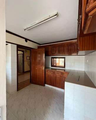 4 Bed Townhouse with En Suite in Kilimani image 15