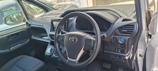 Toyota Noah Hybrid Silver 2018 image 5