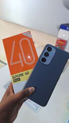 TECNO SPARK 40pro+, slim curved AMOLED Display image 3