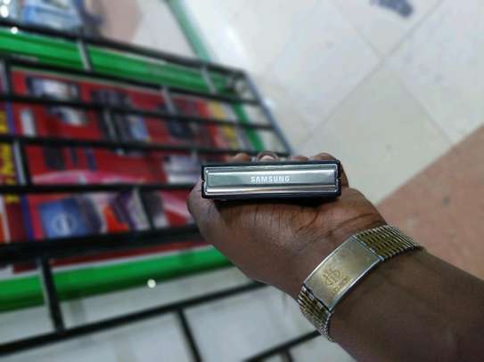 Samsung Z Flip 5 image 3